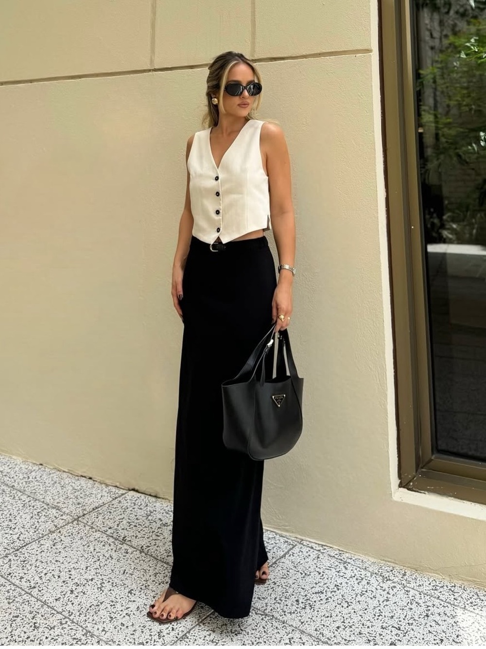VIRAL NEW ZARA MAXI ELEGANT SKIRT WITH ZIPPER CLOSURE
🚨NO DISCOUNT ON THIS SKIRT - Picture 4 of 16